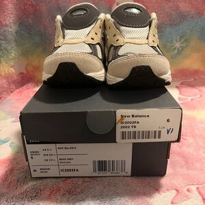 New Balance Cream and Gray Sneakers